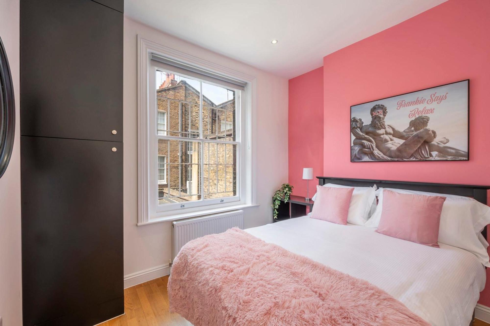 Dionysus' Den - Fitzrovia By Frankie Says Londres
